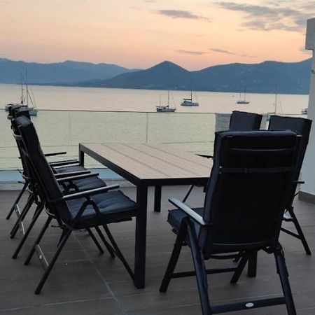 By The Sea - Paleros Villa Exterior photo