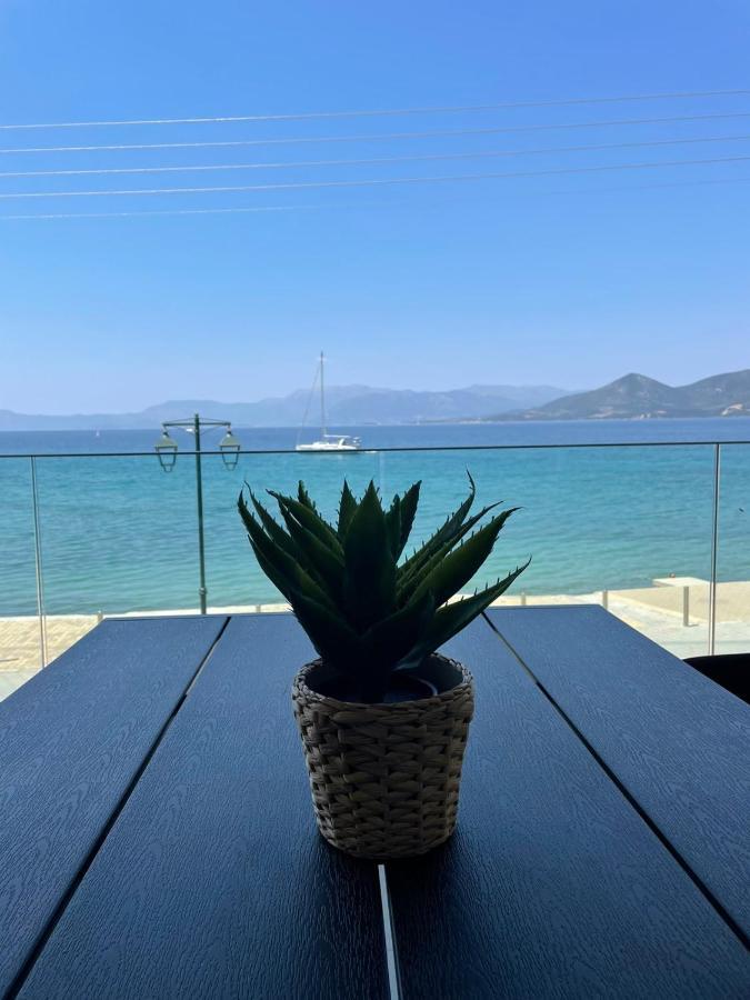 By The Sea - Paleros Villa Exterior photo