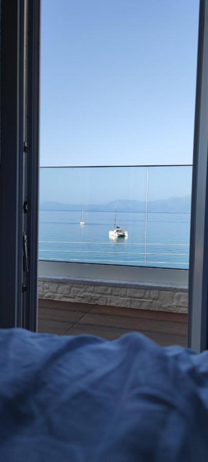 By The Sea - Paleros Villa Exterior photo